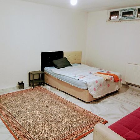 Ahmet Teacher Hotel, 5 Minutes From The Airport Arnavutkoy Exterior foto