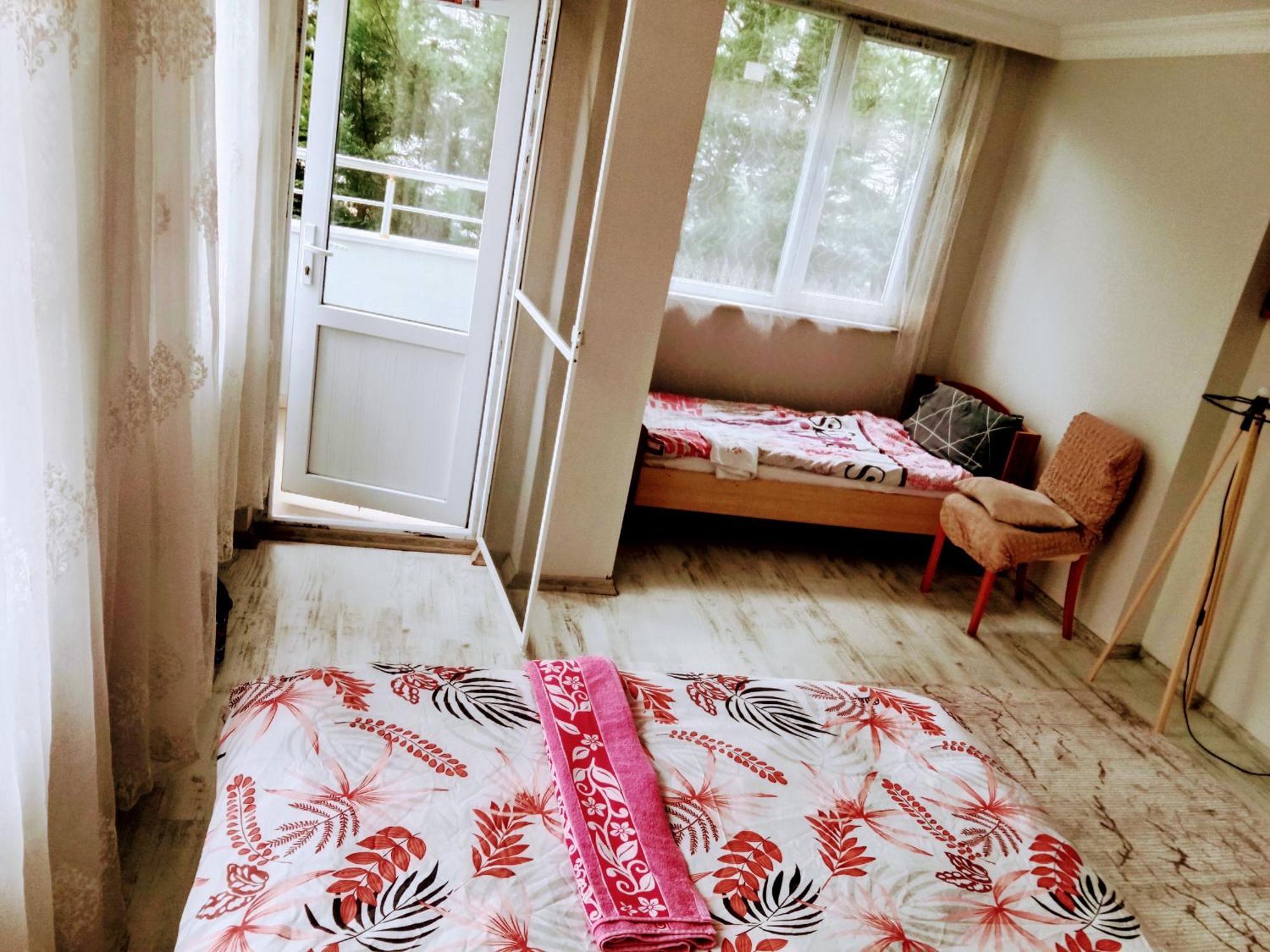 Ahmet Teacher Hotel, 5 Minutes From The Airport Arnavutkoy Exterior foto
